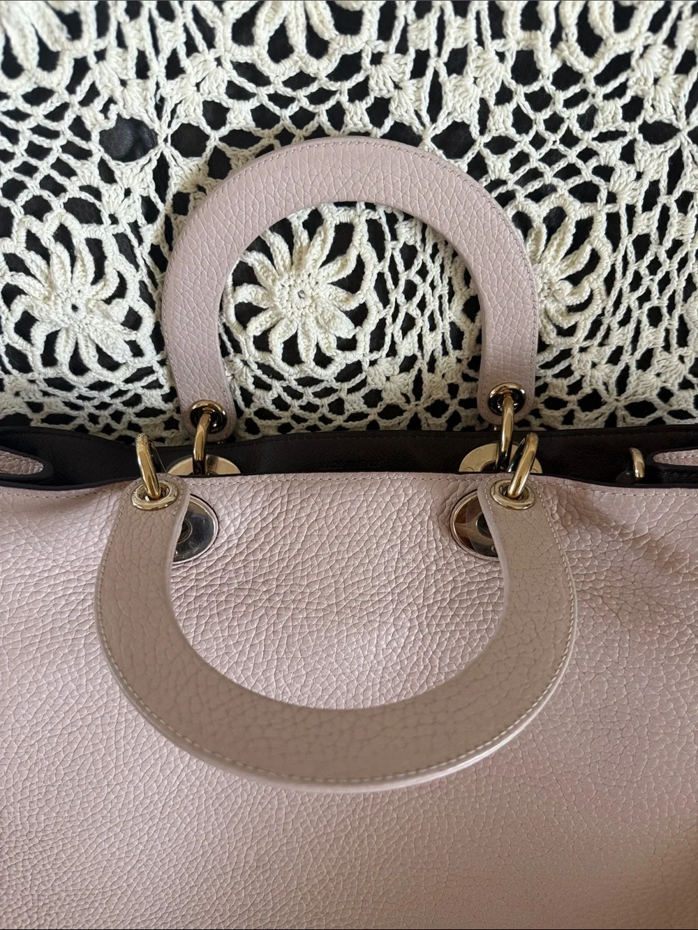 Dior chic pebble